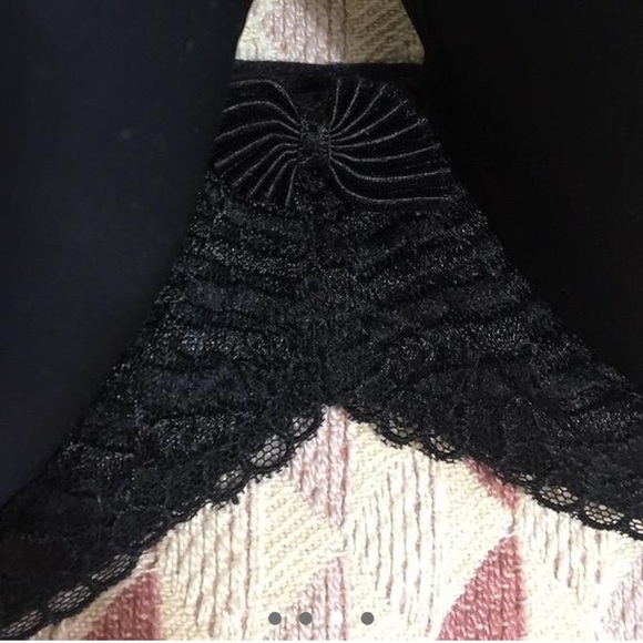 34B Wacoal Black Bra - Picture 7 of 9